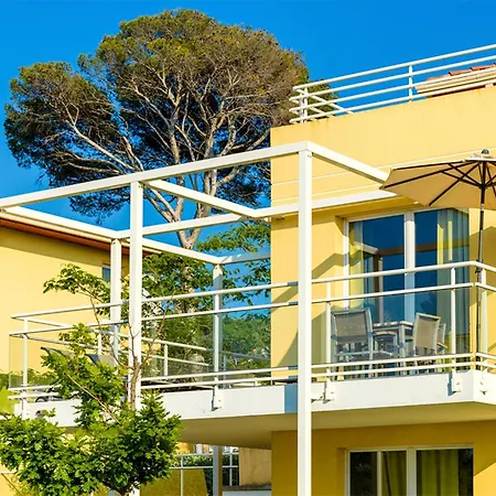 Coast Duplex For 8 *